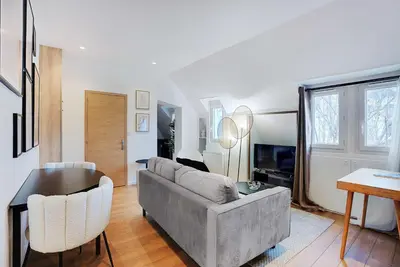 Télévision ou salle de divertissement dans l'établissement Apartment Cosy - 1BDR-2P - Concorde