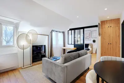 Télévision ou salle de divertissement dans l'établissement Apartment Cosy - 1BDR-2P - Concorde