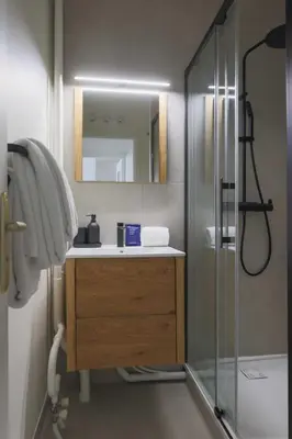 Salle de bains dans l'établissement Superb flat - 1BR-2P- Porte de Versailles