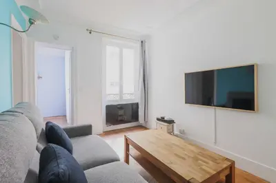 Télévision ou salle de divertissement dans l'établissement Cosy Apartment 1BR-2P-Montmartre-Sacre