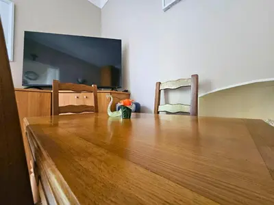 Télévision ou salle de divertissement dans l'établissement Le Jardin Edgar Malakoff