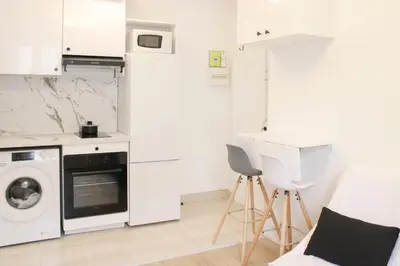 Cuisine ou kitchenette dans l'établissement Modern apartment at the gates of Paris