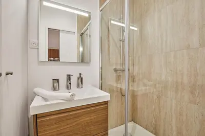Salle de bains dans l'établissement Luxury Suite in the Center of Paris