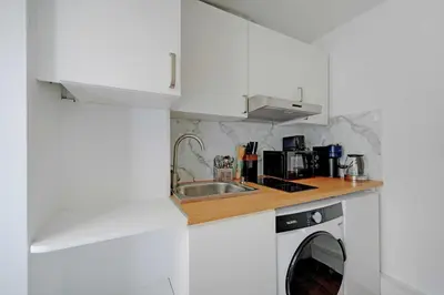 Cuisine ou kitchenette dans l'établissement Comfortable 2P Studio - Gare du Nord-Paris 10th
