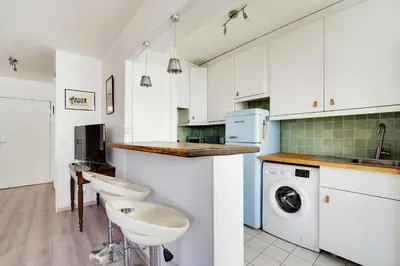 Cuisine ou kitchenette dans l'établissement Modern apartment -1BR-2P- Boulogne-Billancourt