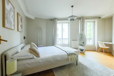 Un ou plusieurs lits dans un hébergement de l'établissement Elegant Appt - 2BDR-4P - Bastille - Marais