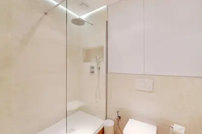 Salle de bains dans l'établissement Studio 2P near Trocadero - Eiffel Tower