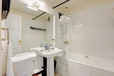 Salle de bains dans l'établissement Elegant apartment - 4BR -10P- Madeleine