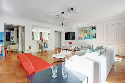 Coin salon dans l'établissement Elegant apartment - 4BR -10P- Madeleine