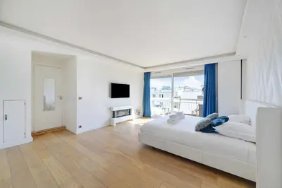 Télévision ou salle de divertissement dans l'établissement New apartment - 3BR-6P - Neuilly-sur-Seine