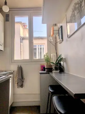 Cuisine ou kitchenette dans l'établissement Parisian pied-à-terre