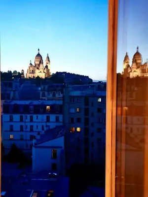 Vue générale sur Paris ou vue de la ville depuis l'appartement