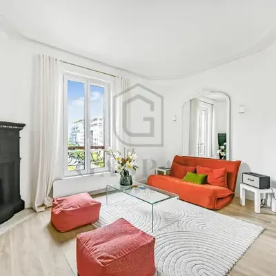 Gaspar- Passages- Comfort & proximity to Paris