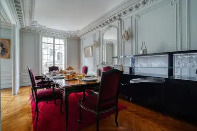 Télévision ou salle de divertissement dans l'établissement 213 m2 Prestige Eiffel Signature
