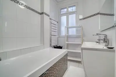 Salle de bains dans l'établissement 120 m2 Luxury Eiffel Signature