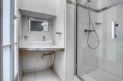 Salle de bains dans l'établissement 120 m2 Luxury Eiffel Signature