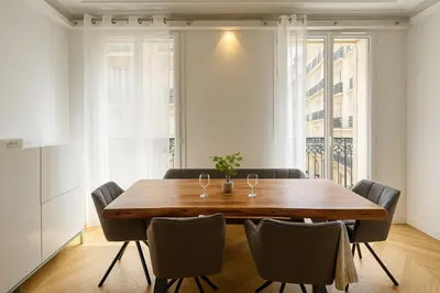 Plan de l'établissement Salon Cosy et Lumineux proche Arc de Triomphe