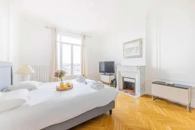 Un ou plusieurs lits dans un hébergement de l'établissement Exceptional apartment - 3BR-7P- Auteuil
