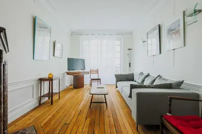 Télévision ou salle de divertissement dans l'établissement Cosy Apartment - 1BR-2P- Le Marais