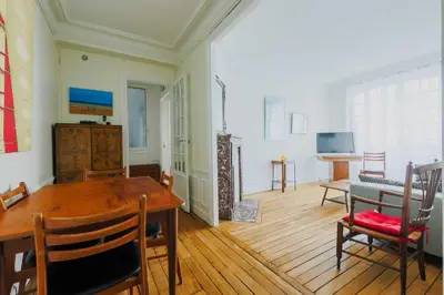 Télévision ou salle de divertissement dans l'établissement Cosy Apartment - 1BR-2P- Le Marais