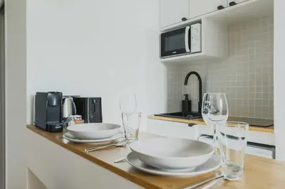 Cuisine ou kitchenette dans l'établissement Charming studio - 2P- Trocadero
