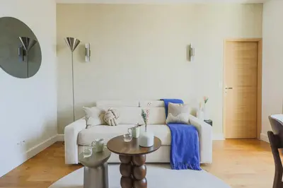 Coin salon dans l'établissement Modern flat -1BR-4P- Paris 17e