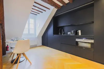 Un ou plusieurs lits dans un hébergement de l'établissement Modern flat -1BR-2P- in the heart of the Marais