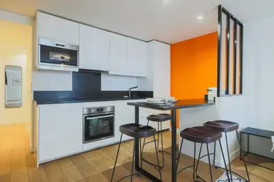 Cuisine ou kitchenette dans l'établissement Charming apartment- 1BR-2P- Sacre-Coeur