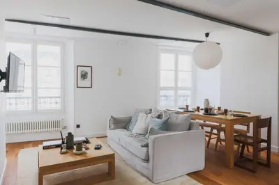 Coin salon dans l'établissement Modern Apartment -2BR-4P- Marais