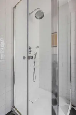 Salle de bains dans l'établissement Modern Apartment -2BR-4P- Marais