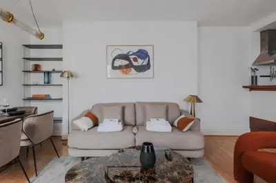 Coin salon dans l'établissement Quiet apartment -1BR-4P - Neuilly-sur-Seine