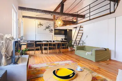 Coin salon dans l'établissement Charming Duplex - 2BD-5P - Nation