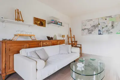Coin salon dans l'établissement Modern apartment -1BR-3P- Trocadero