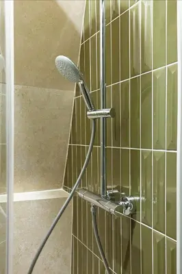 Salle de bains dans l'établissement la suite verte du marais
