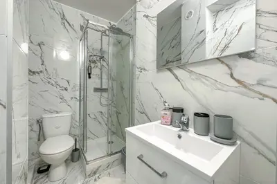 Salle de bains dans l'établissement Charming 14m studio in Paris 17th arrondissement