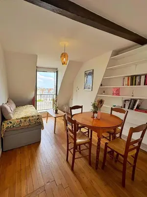 Coin salon dans l'établissement Charming 1 bedroom apartment- City center of Paris