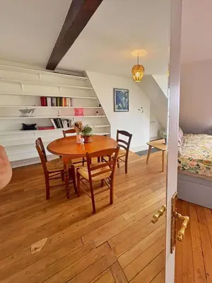 Coin salon dans l'établissement Charming 1 bedroom apartment- City center of Paris
