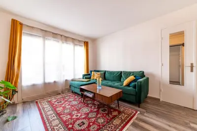 Coin salon dans l'établissement Cosy aux portes de Paris
