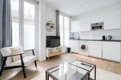 Cuisine ou kitchenette dans l'établissement Cozy Apartment for 4 people Montorgueil-Grands Boulevards