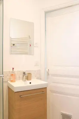 Salle de bains dans l'établissement Bright apartment near Paris