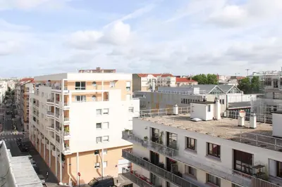 Vue générale sur Clichy ou vue de la ville depuis l'appartement