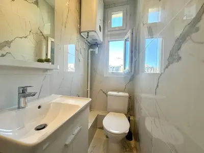 Salle de bains dans l'établissement New 352 Suite Charlie - Cosy Apartment Paris Center
