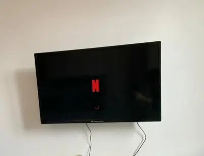 Télévision ou salle de divertissement dans l'établissement New 352 Suite Charlie - Cosy Apartment Paris Center