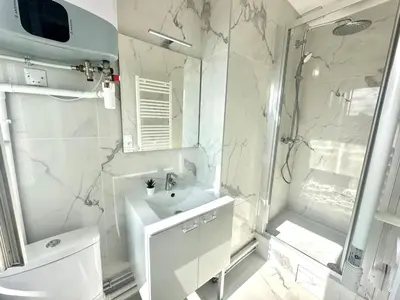 Salle de bains dans l'établissement 361 Suite Delon - Cosy Apartment Paris Center