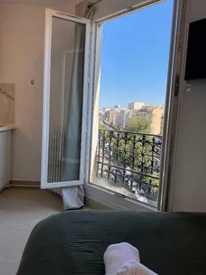 Balcon ou terrasse dans l'établissement 363 Suite Ana- Cosy Apartment Paris Center