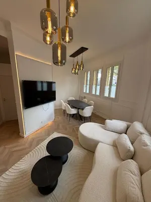 Télévision ou salle de divertissement dans l'établissement Charmant appartement Boulogne Billancourt