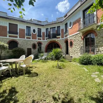 Country house in Paris!