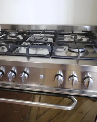 Cuisine ou kitchenette dans l'établissement Beautiful & spacious in the heart of Montmartre !