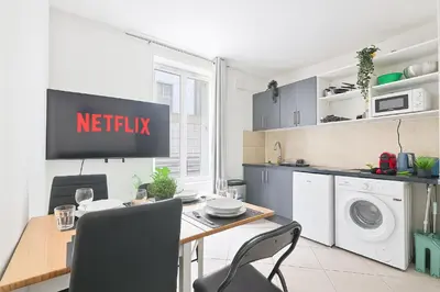 Plan de l'établissement Eiffel Tower Heart of Paris 1BR-4P with NetFlix