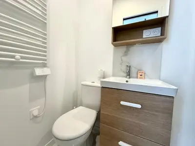 Salle de bains dans l'établissement New 141 Suite Marie - Cosy Apartment Paris Center
